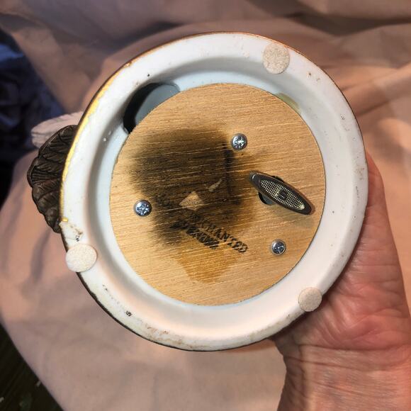 Vintage Owl Music Box Figurine Plays Some Enchanted Evening - Picture 6 of 7